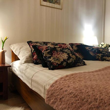 Janicsar Garden Apartman Eger Eksteriør bilde