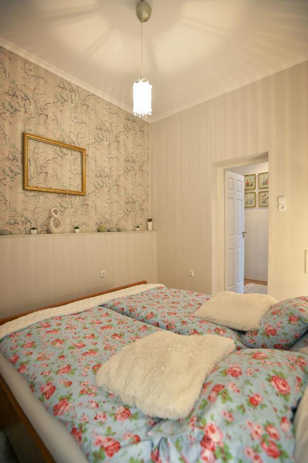 Janicsar Garden Apartman Eger Eksteriør bilde