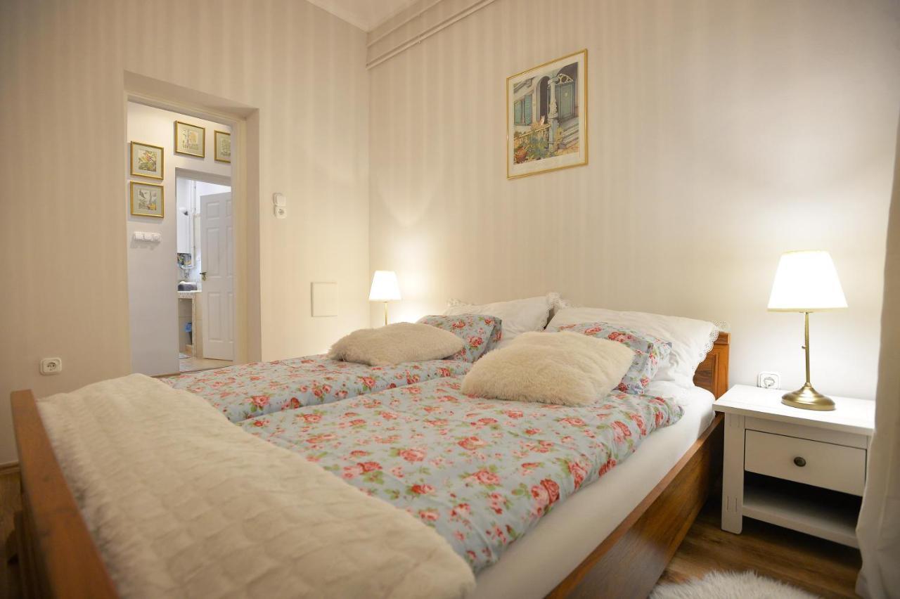 Janicsar Garden Apartman Eger Eksteriør bilde