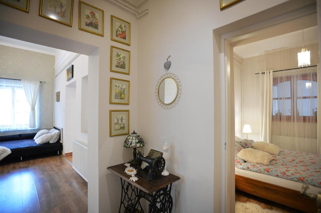 Janicsar Garden Apartman Eger Eksteriør bilde