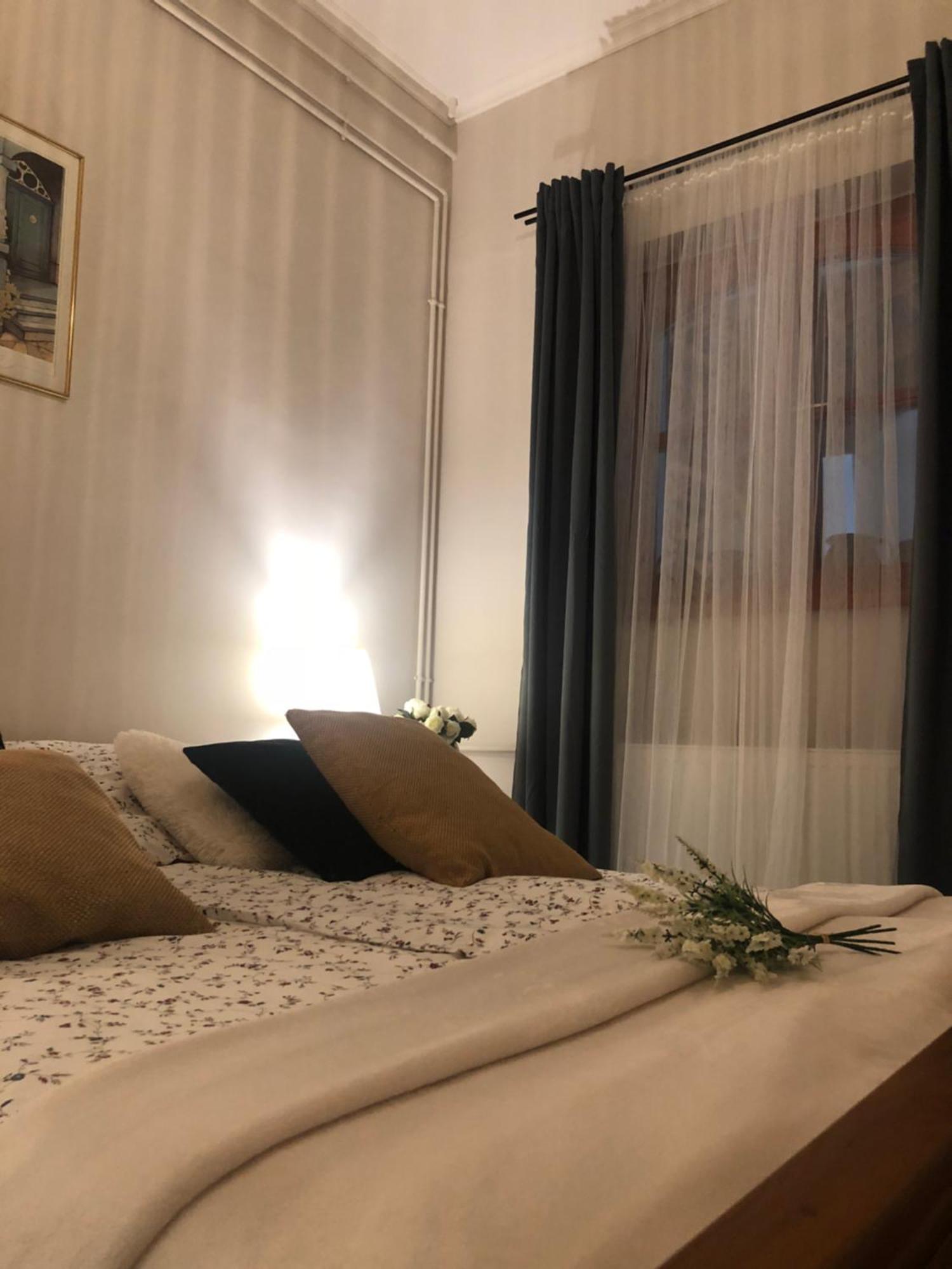 Janicsar Garden Apartman Eger Eksteriør bilde