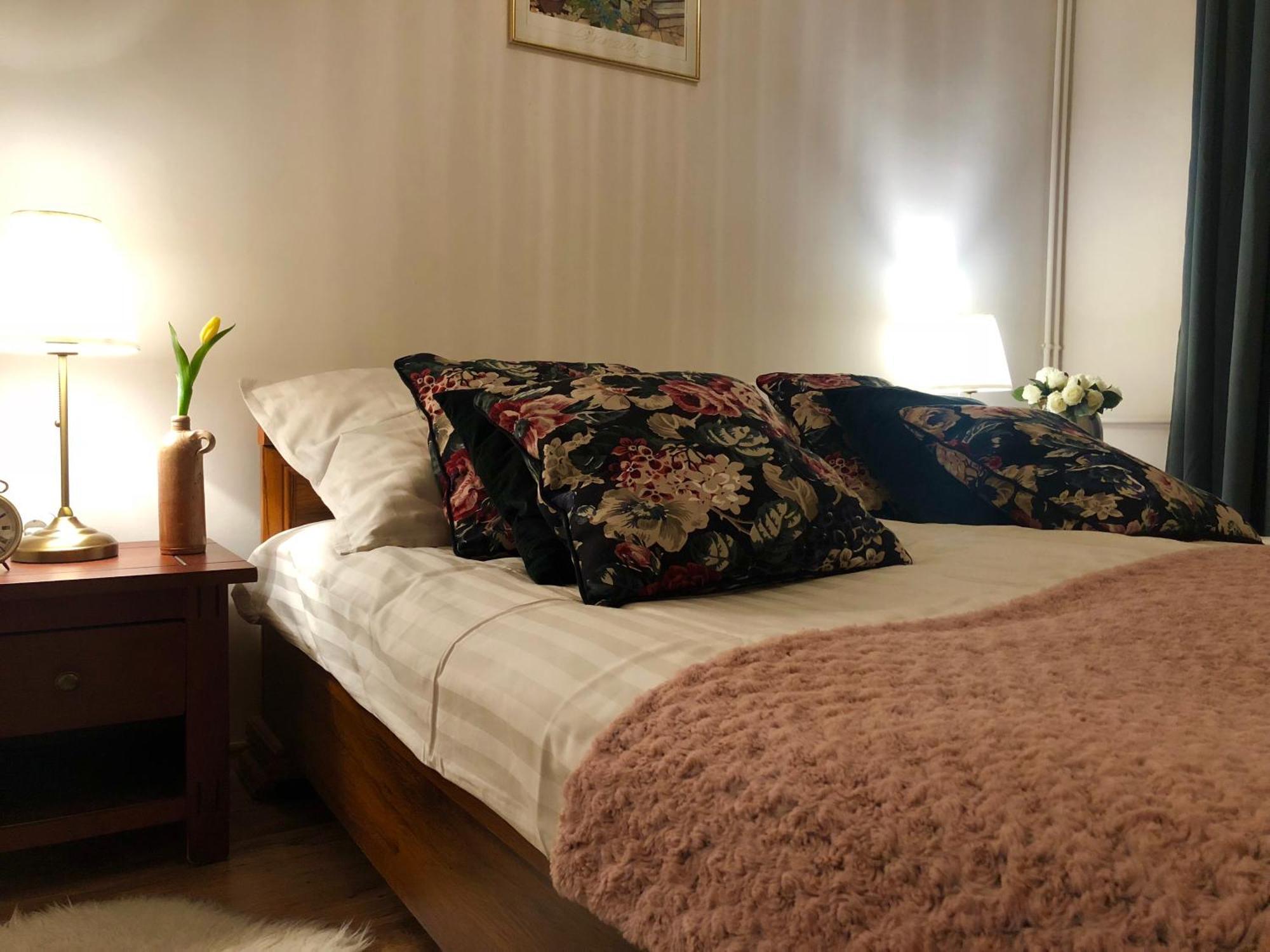 Janicsar Garden Apartman Eger Eksteriør bilde
