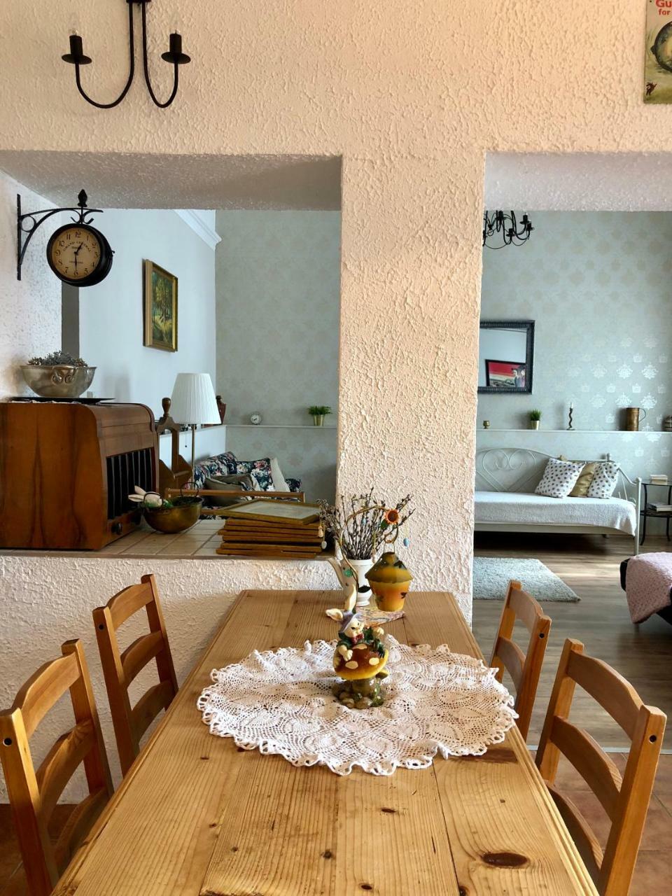 Janicsar Garden Apartman Eger Eksteriør bilde