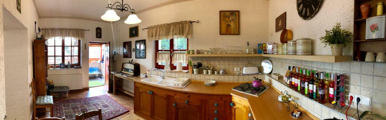 Janicsar Garden Apartman Eger Eksteriør bilde